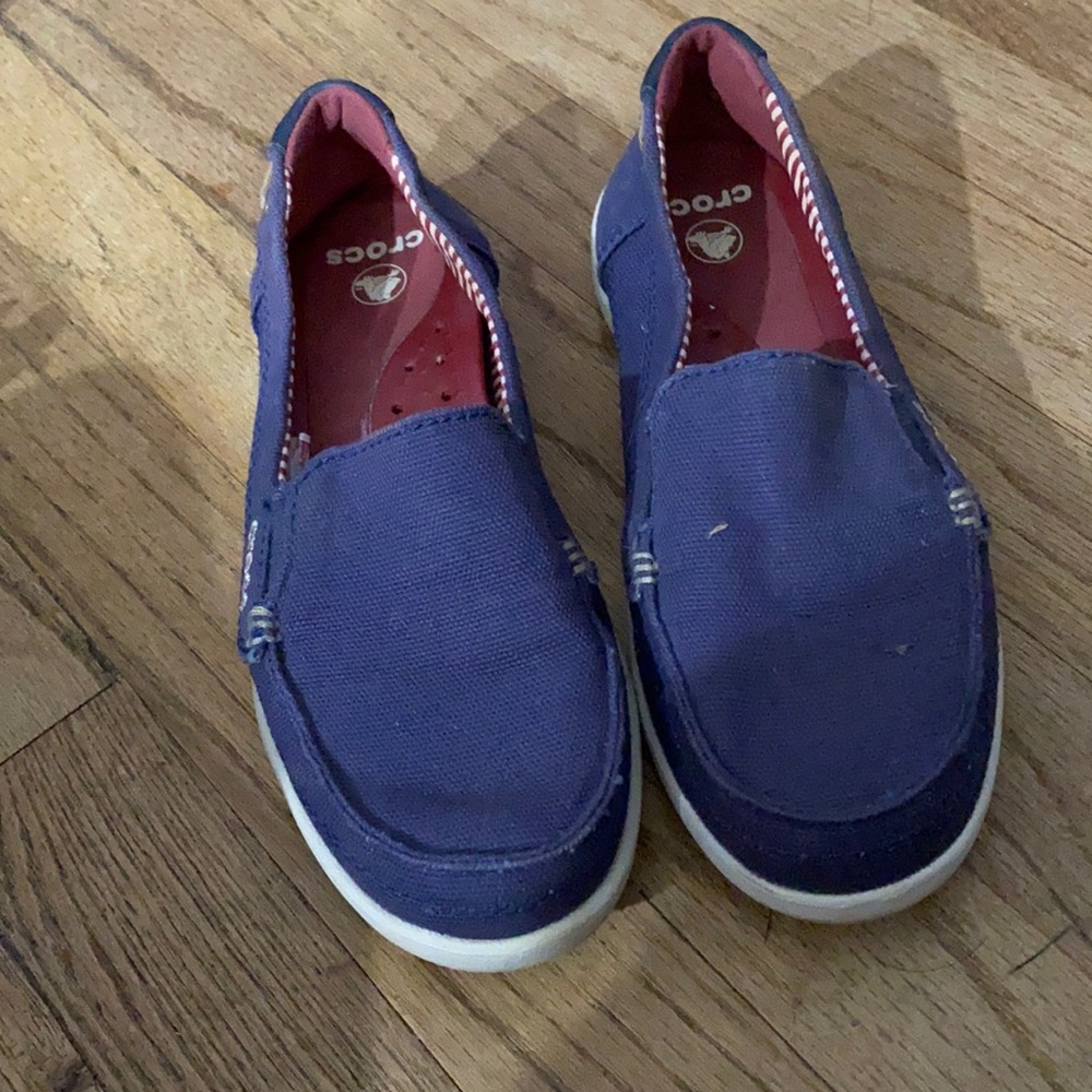 Slip on flat crocs women’s size 6